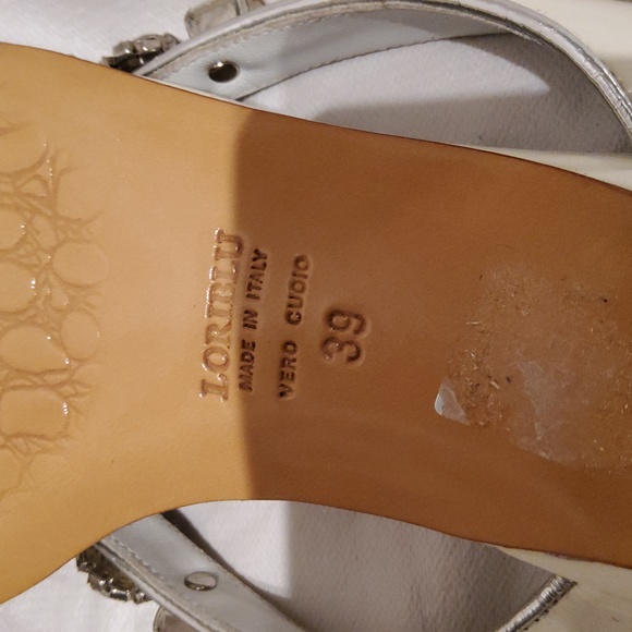 White patent leather embellished rhinestone flip flop thongs - Picture 5 of 6